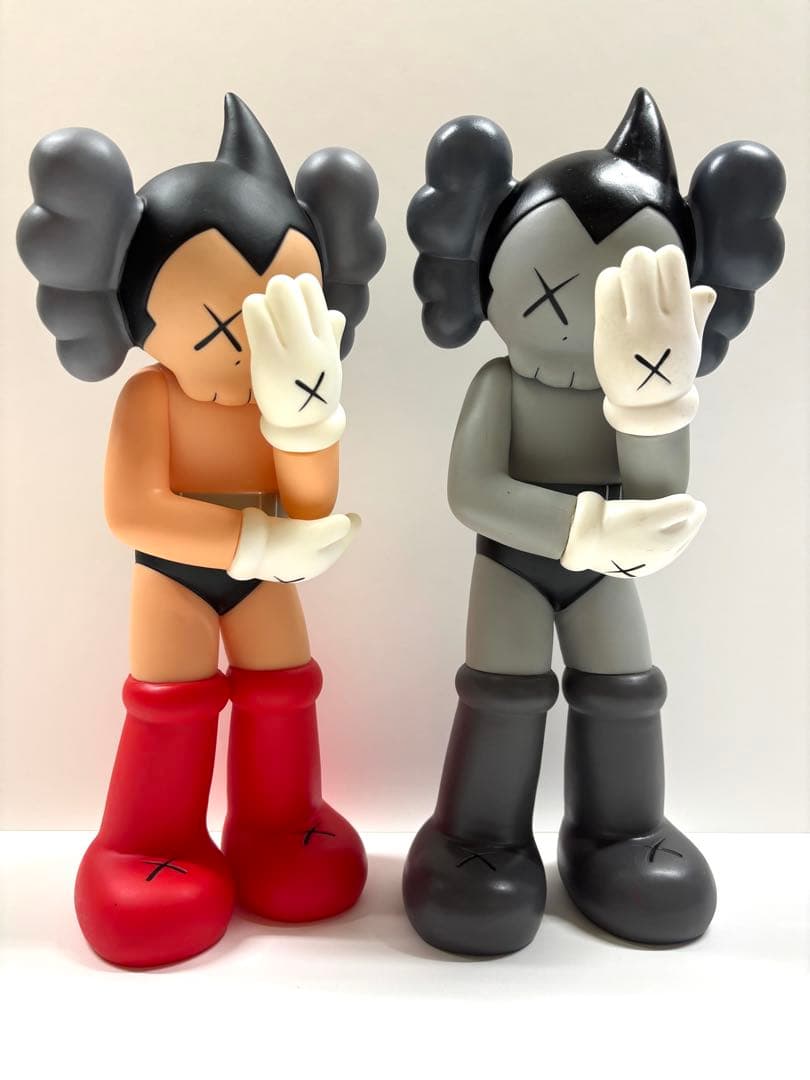2体セットASTRO BOY KAWS フィギュア ソフビ　約35cm