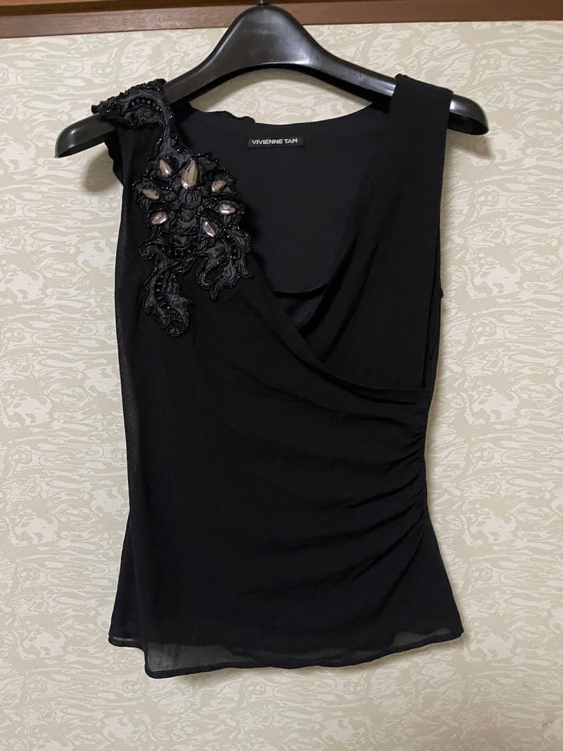 希少　ヴィヴィアンタム　パワーネット　装飾付き　花　タンクトップ　黒