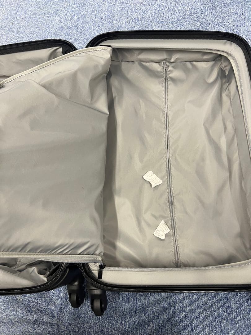 新品未使用　TUMI グレー キャリーケース70L