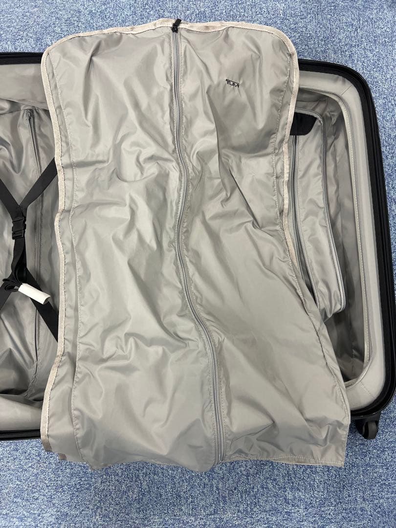 新品未使用　TUMI グレー キャリーケース70L