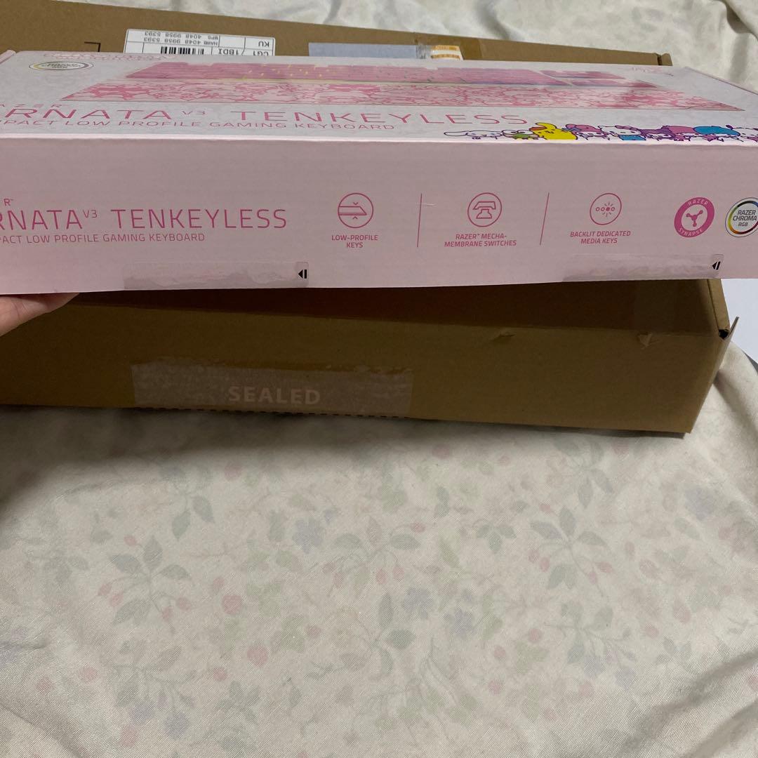 新品　Razer Ornata V3 Tenkeyless ハローキティコラボ