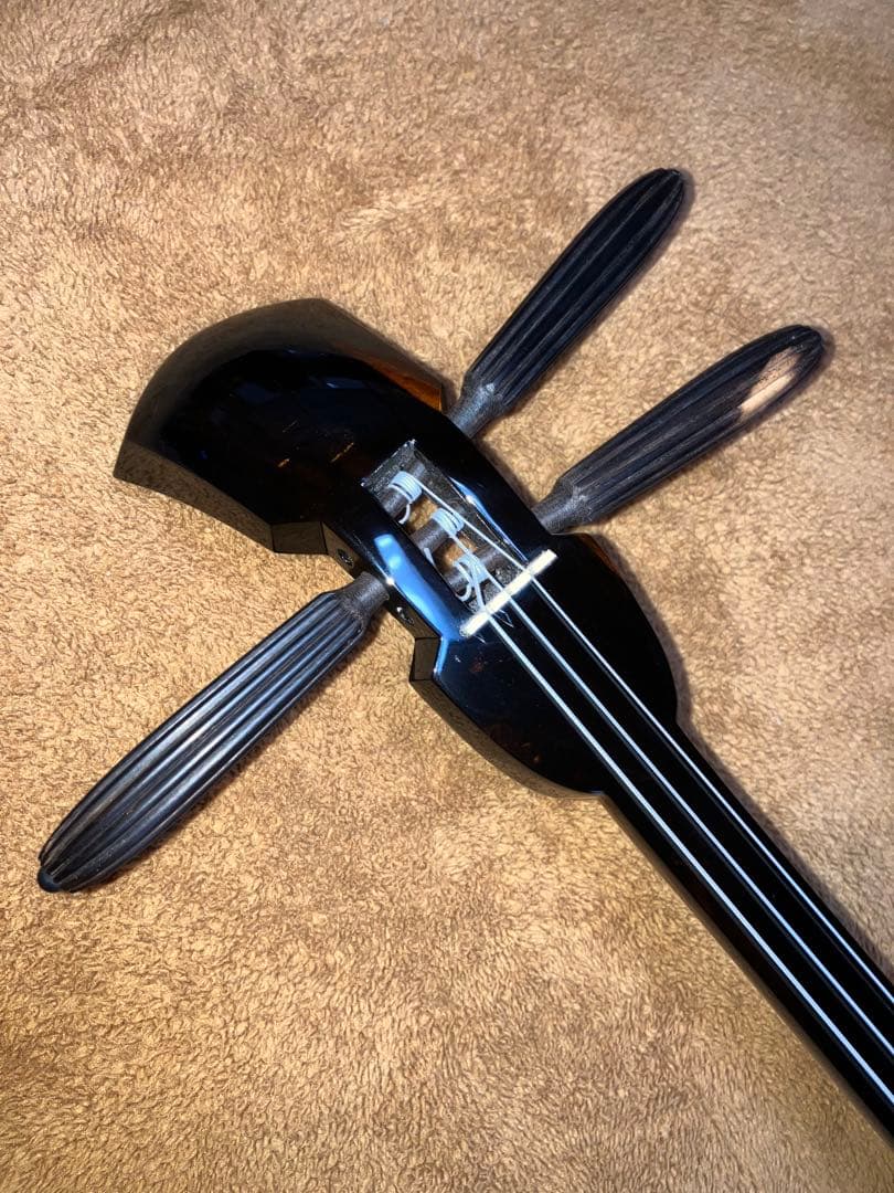 沖縄三線最高峰八重山黒木真壁型本皮一枚張りスンチ塗りウズラミ期間限定の出品