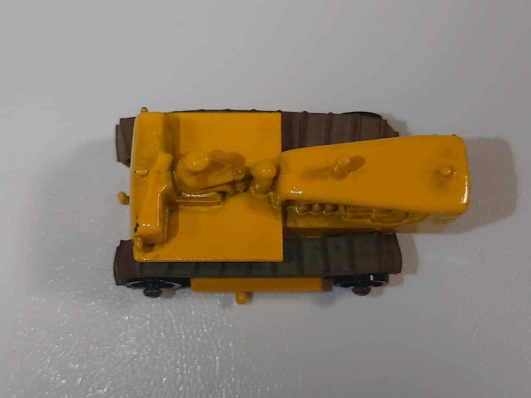 ミニカー MATCHBOX No.8 CATERPILLAR TRACTOR