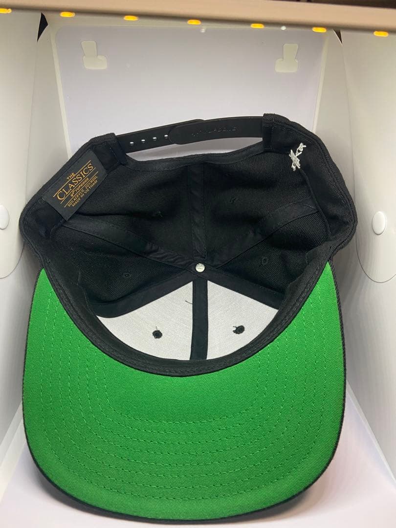 the BoneZ黒 スナップバックキャップ