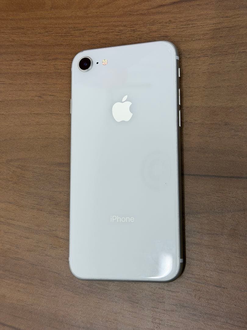 Apple iPhone 8 ホワイト スマホ