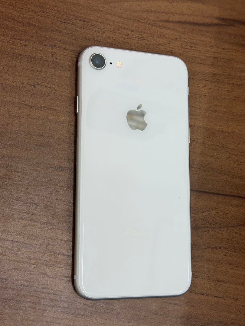 Apple iPhone 8 ホワイト スマホ