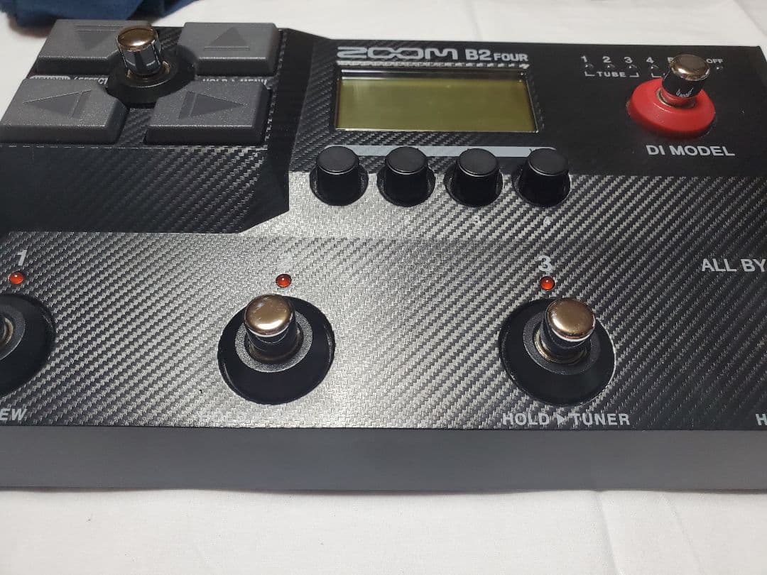 ZOOM B2 FOUR ベースエフェクター