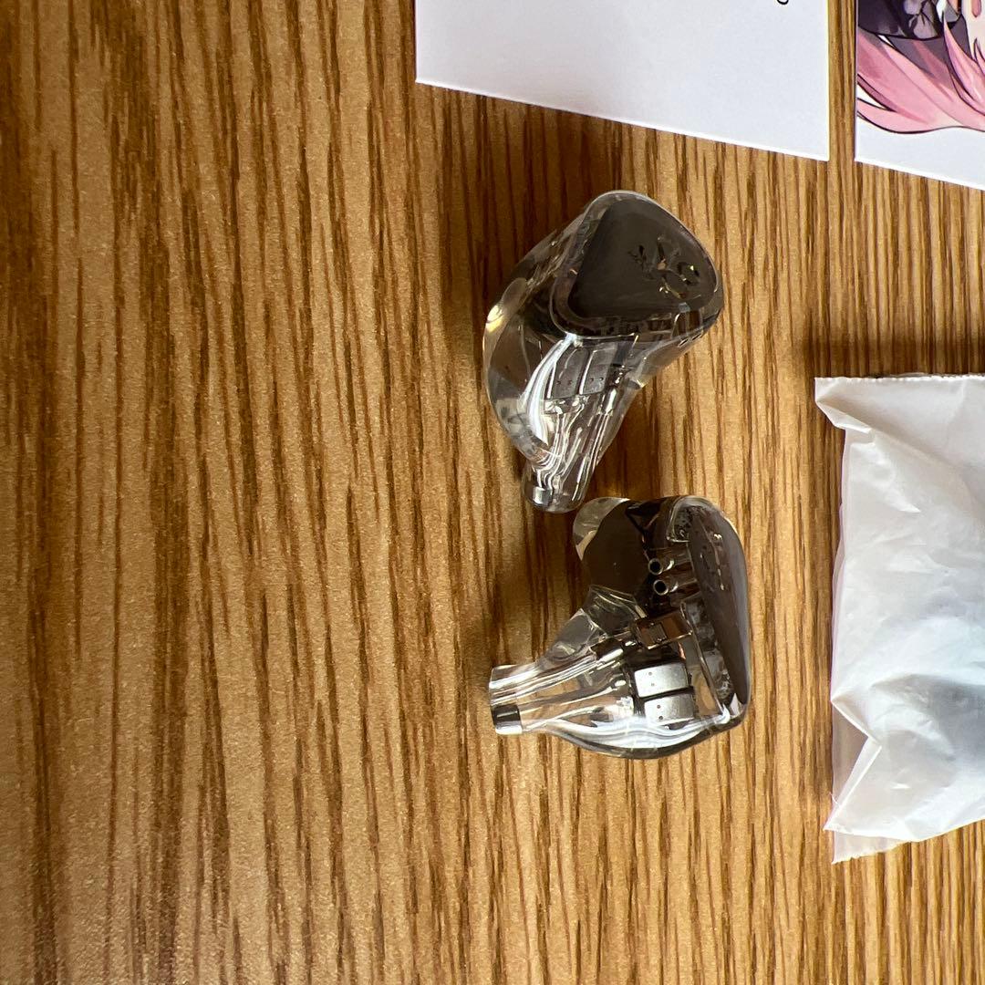 イヤホン Moondrop S8