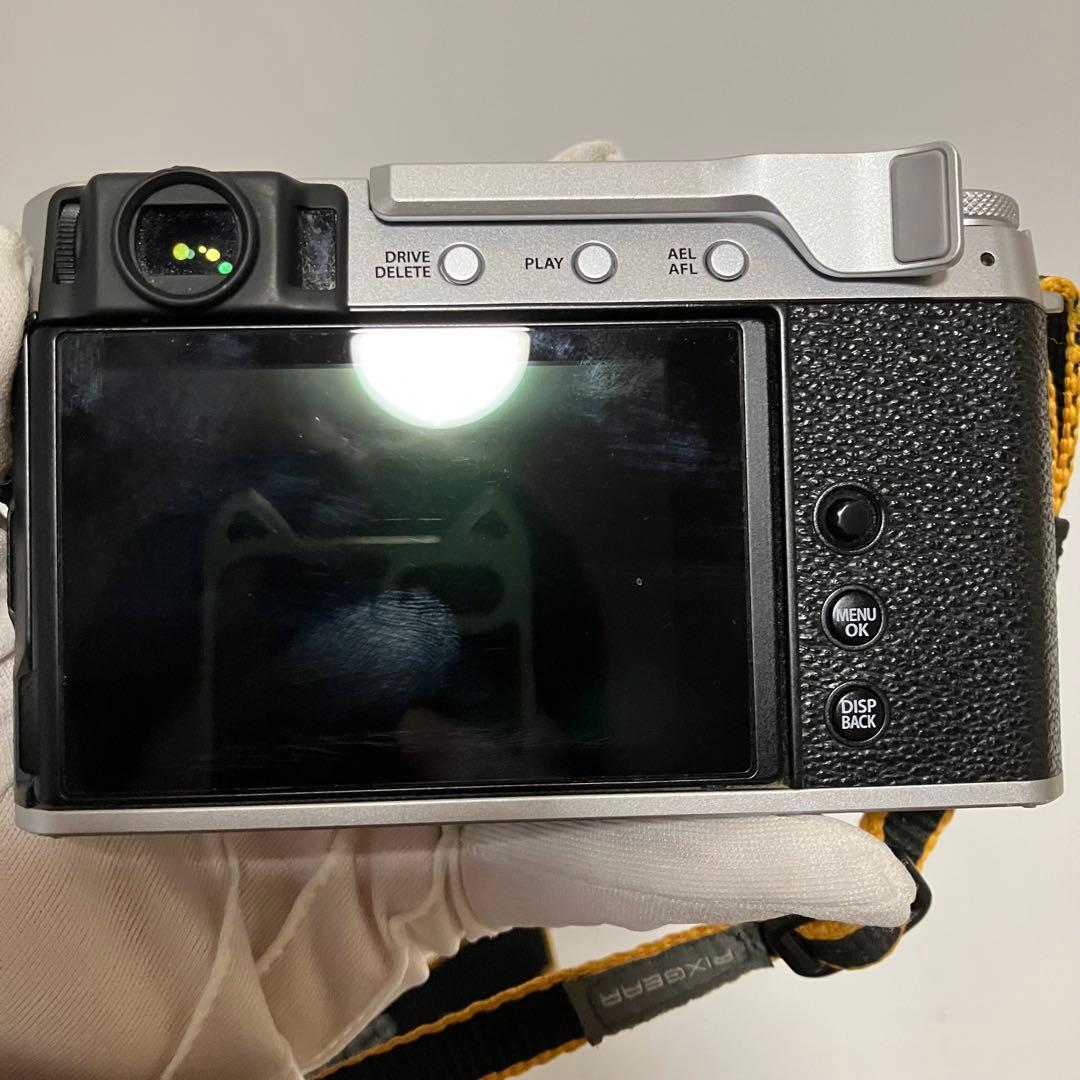 フジフィルム　Fujifilm X-E4本体 充電器・microSD付き