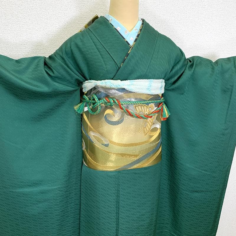 406z35,503u28〇斉藤三才 色無地振袖 重ね衿付き 地紋 やや身幅広め