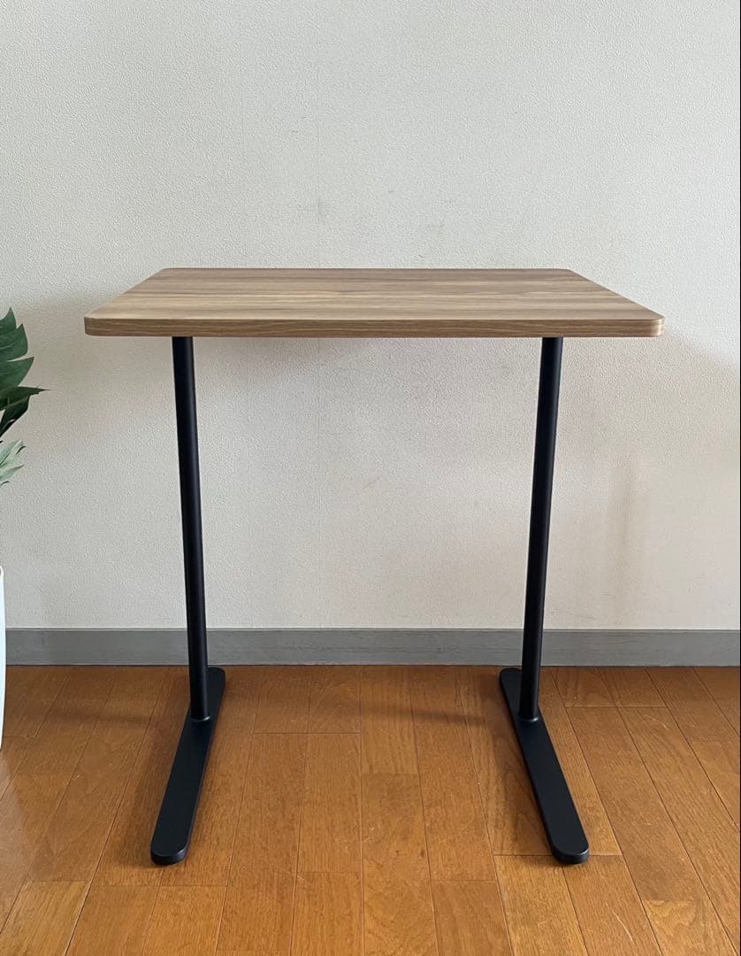 コクヨ　サイドテーブル　8.8万　デスク　シンプルモダン　グッドデザイン賞　北欧