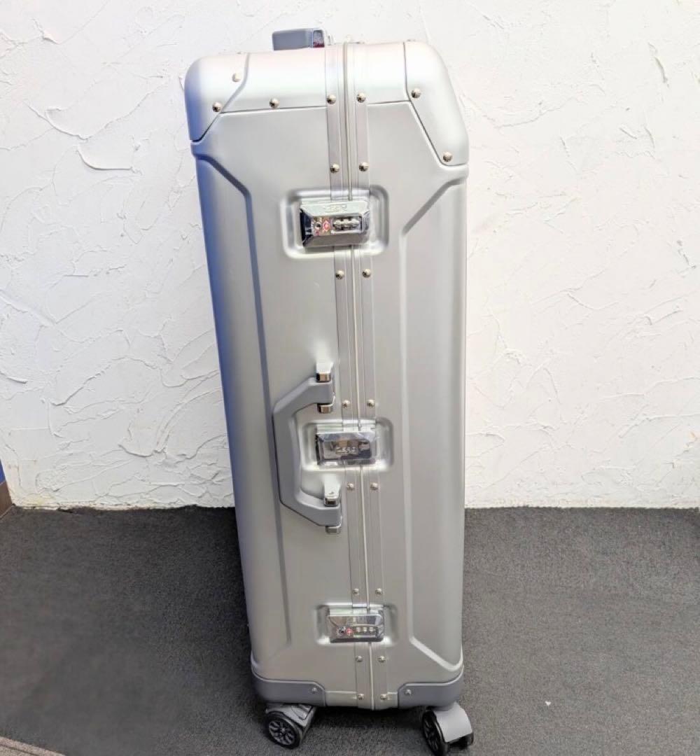 ZERO HALLIBURTON ゼロハリバートン 4輪キャリーケース