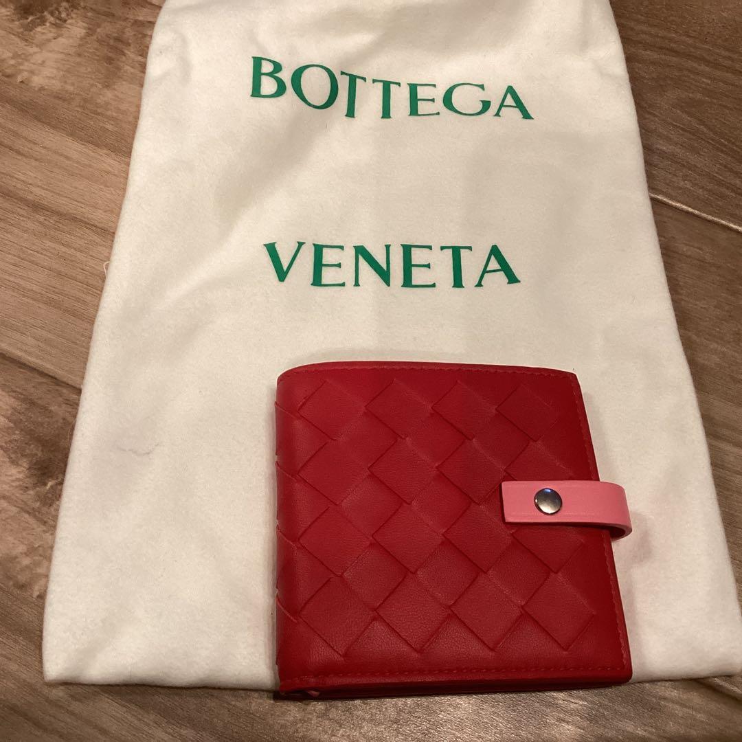 新品未使用　正規品Bottega Veneta 二つ折り財布 レッド