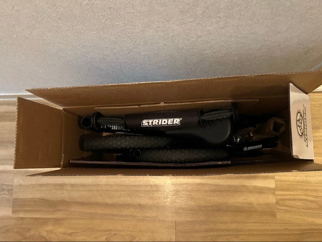 日本正規品ストライダースポーツタイプ12インチブラック