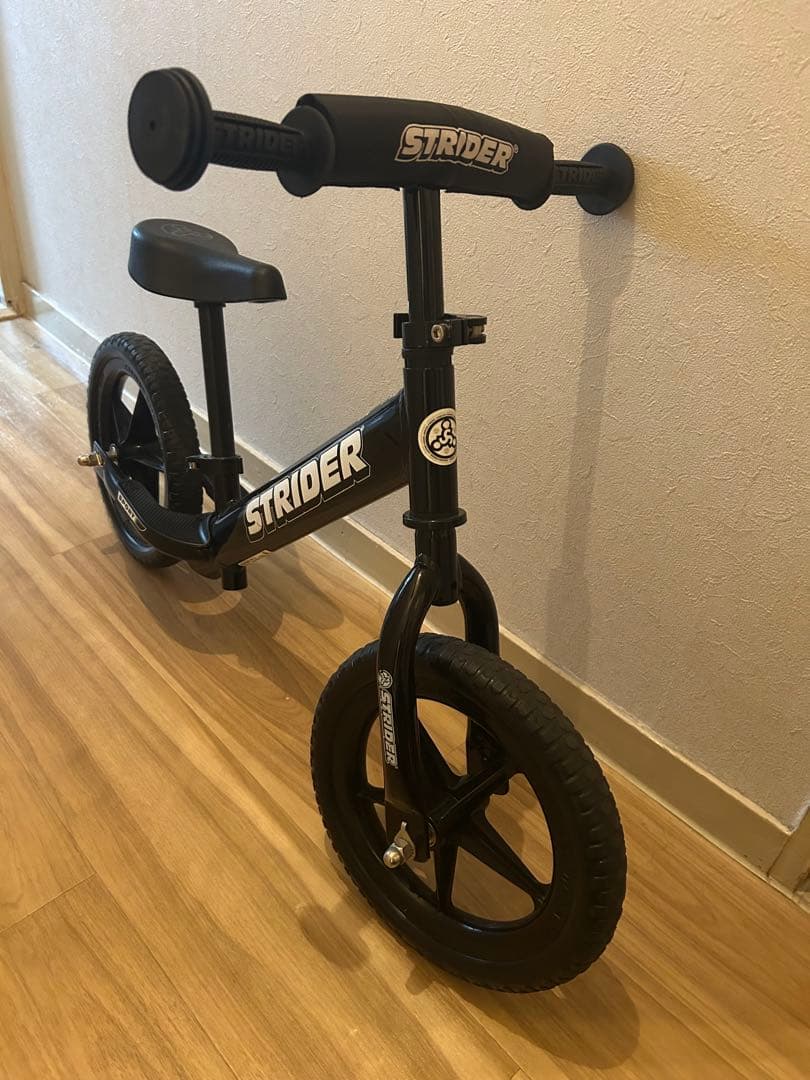 日本正規品ストライダースポーツタイプ12インチブラック