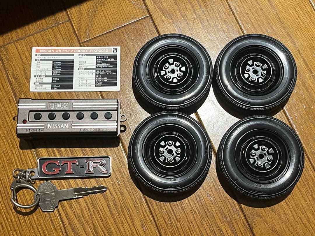 日産　スカイライン　２０００　ＧＴ－Ｒ　オートアート　ハコスカ　シルバー　１／８