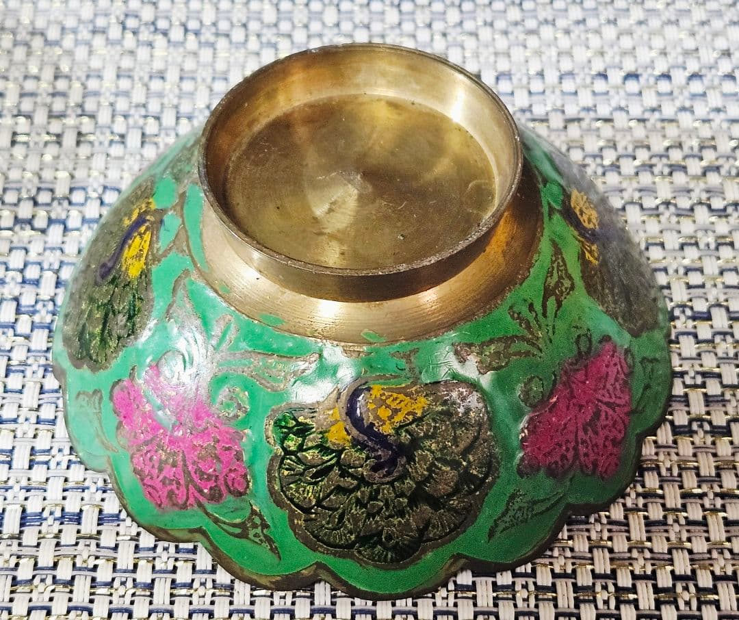 中国古美術　清朝 清代　古七宝　緑地彩色　孔雀に花図　盃　ぐい呑　酒杯　酒器