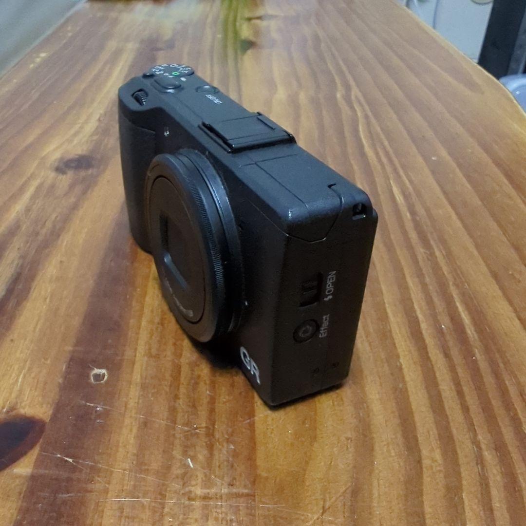RICOH GR デジタルカメラ 初代APS-Cモデル