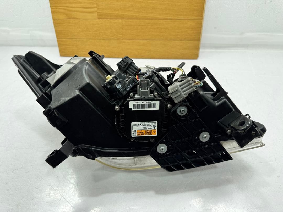 日産フーガ Y51 KY51 HY51 前期 HID ヘッドライト左 助手席