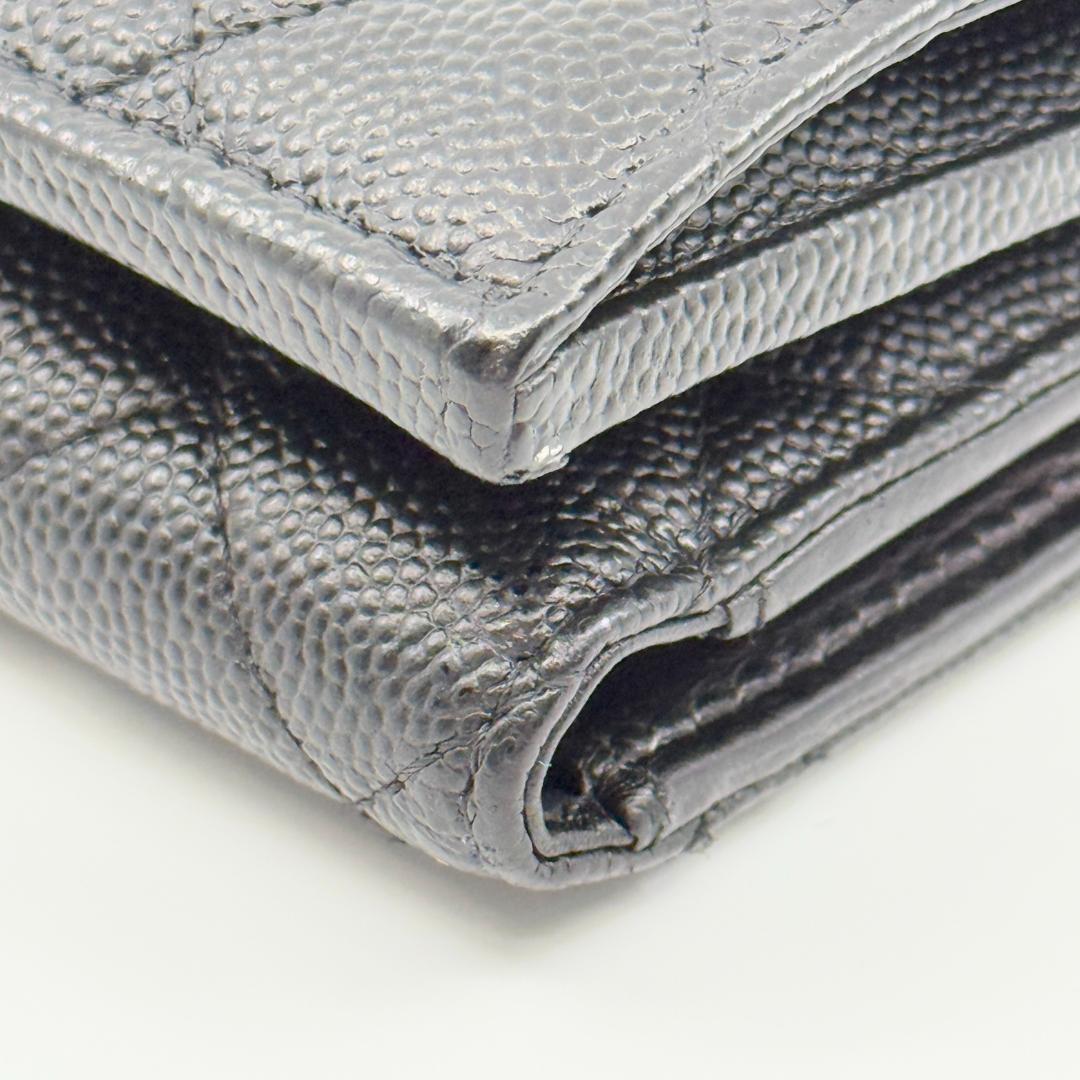 CHANEL 　シャネル　　三つ折り財布　キャビアスキン