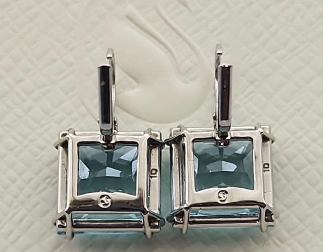 スワロフスキー青色 スクエア型 ピアス