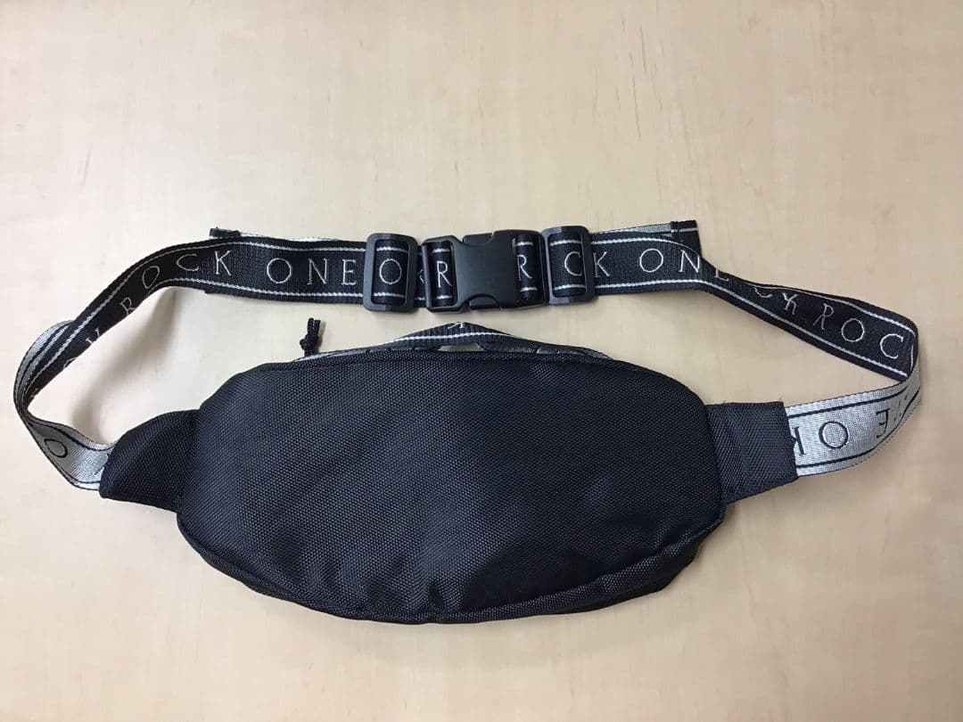 【美品】ONE OK ROCK ボディバッグ 2018 オーケストラ ワンオク