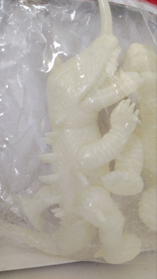 MARUSAN ガメラ バルゴン 2体セット　蓄光版 ソフビ フィギュア