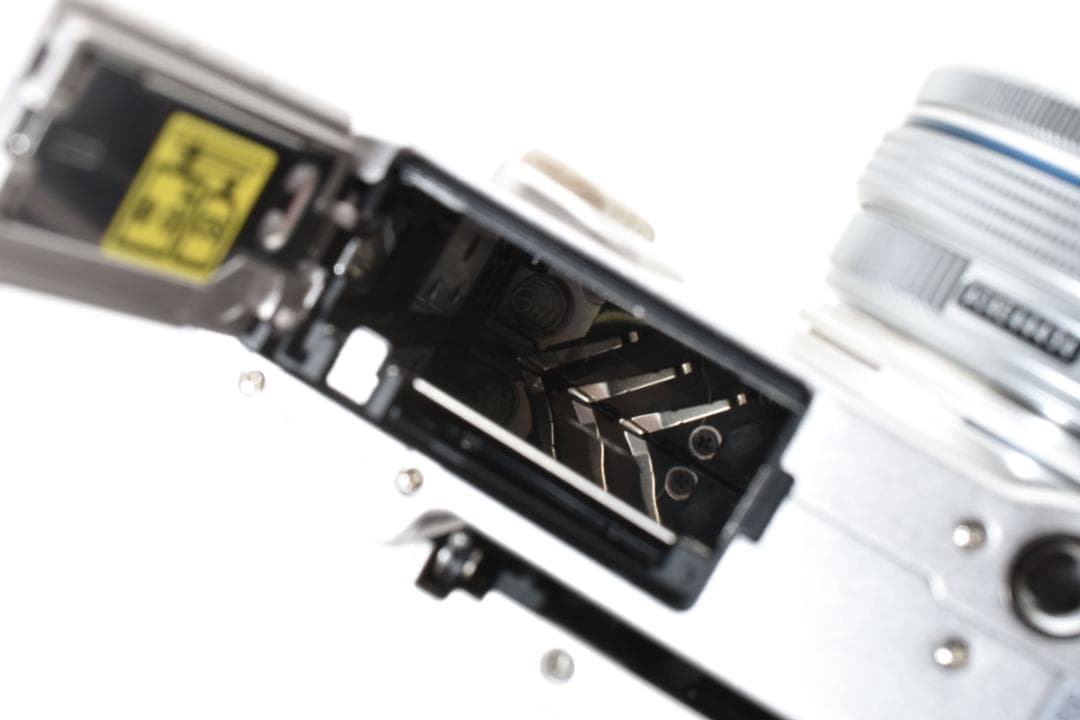 【極美品】OLYMPUSオリンパス PEN E-PL8ホワイト14-42ｍｍ