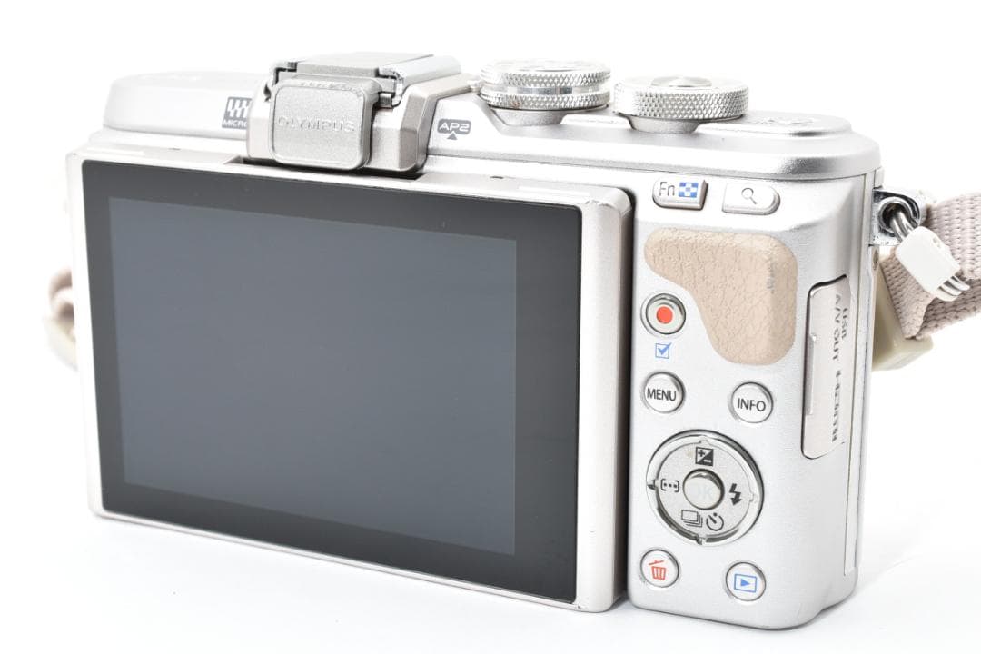 【極美品】OLYMPUSオリンパス PEN E-PL8ホワイト14-42ｍｍ