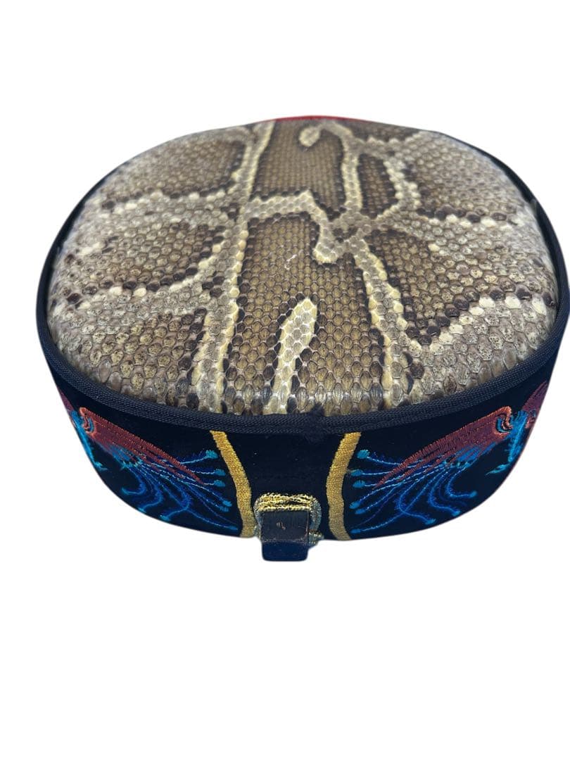 琉球　 沖縄三線 蛇皮 民族楽器　沖縄伝統楽器　バチ・ソフトケース付き