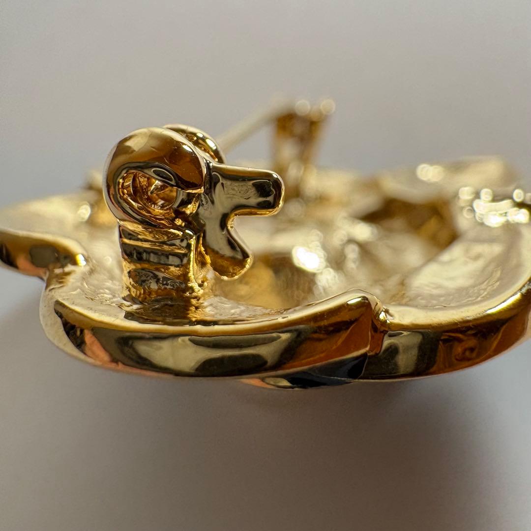 CHANEL シャネル　ブローチ　カメリア　花　ヴィンテージ　バラ　ピンバッジ