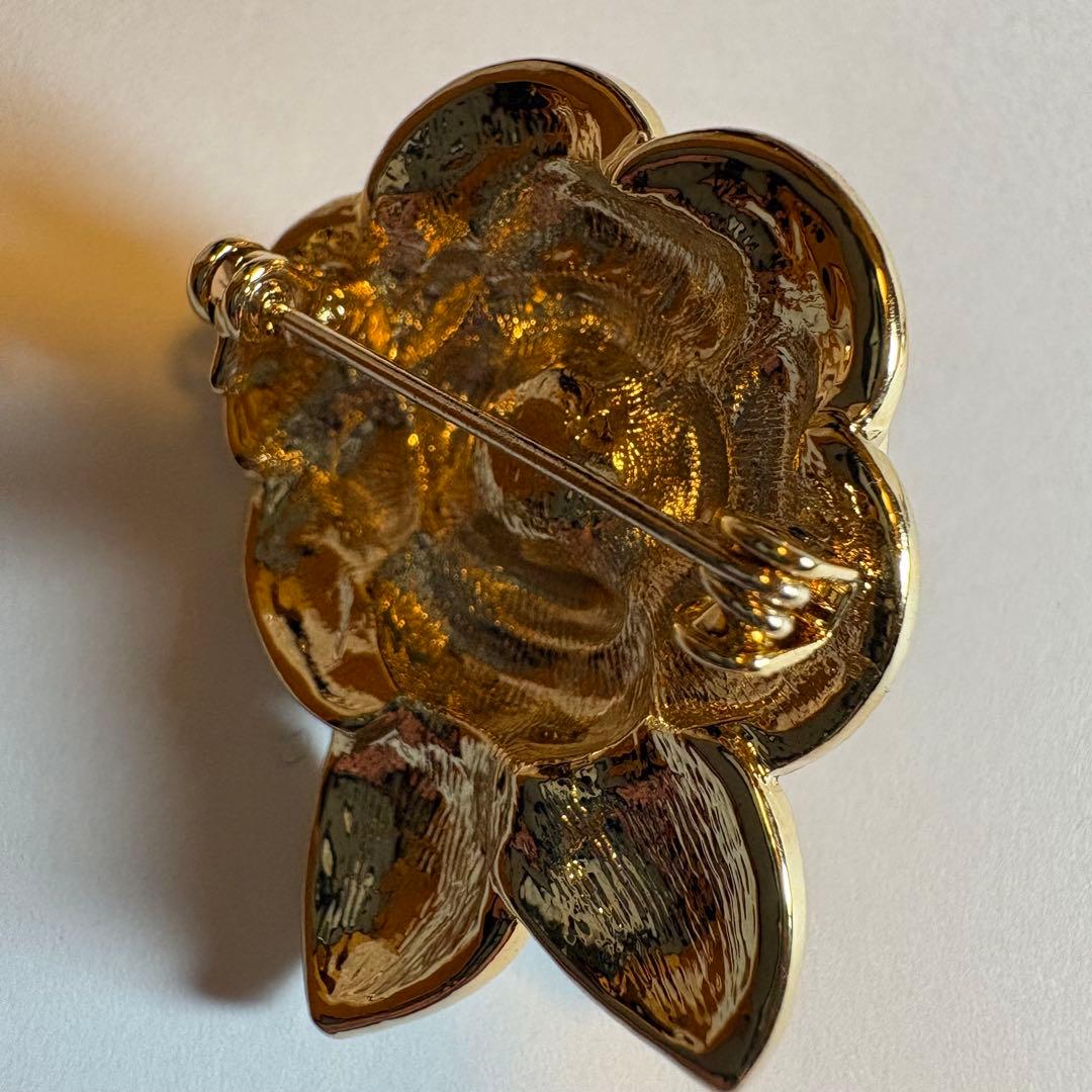 CHANEL シャネル　ブローチ　カメリア　花　ヴィンテージ　バラ　ピンバッジ