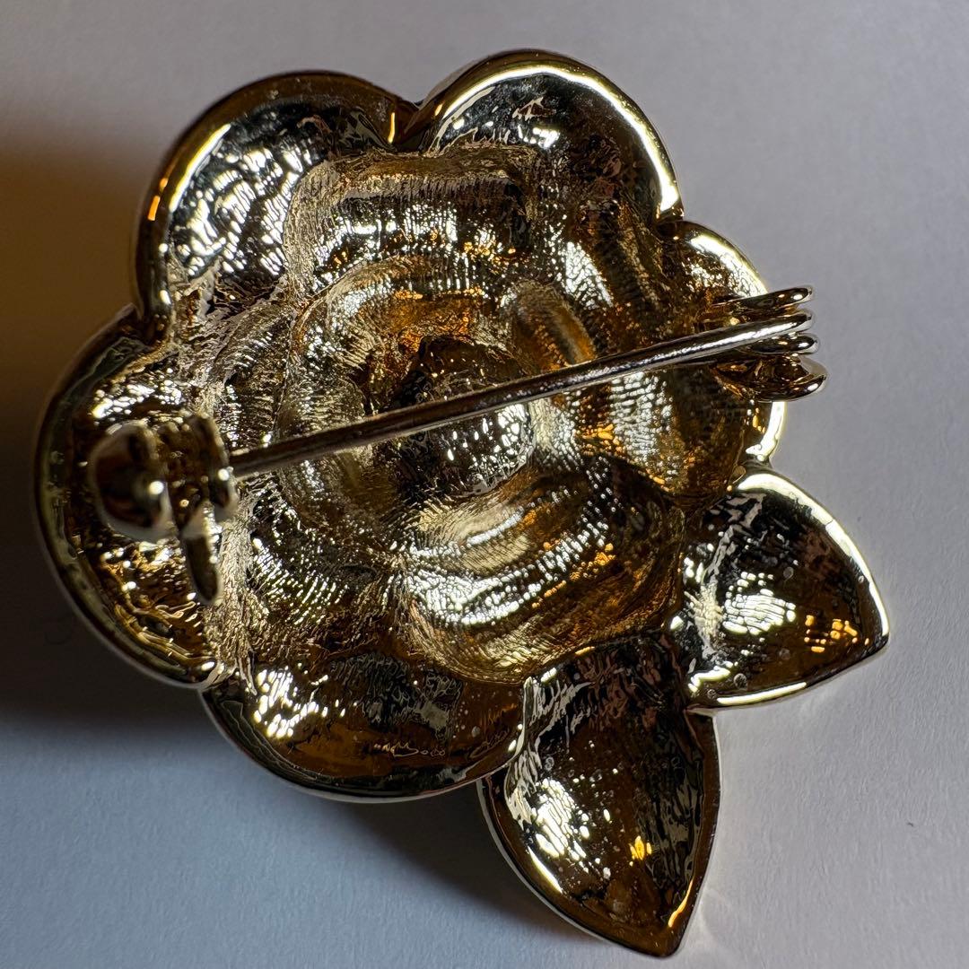 CHANEL シャネル　ブローチ　カメリア　花　ヴィンテージ　バラ　ピンバッジ