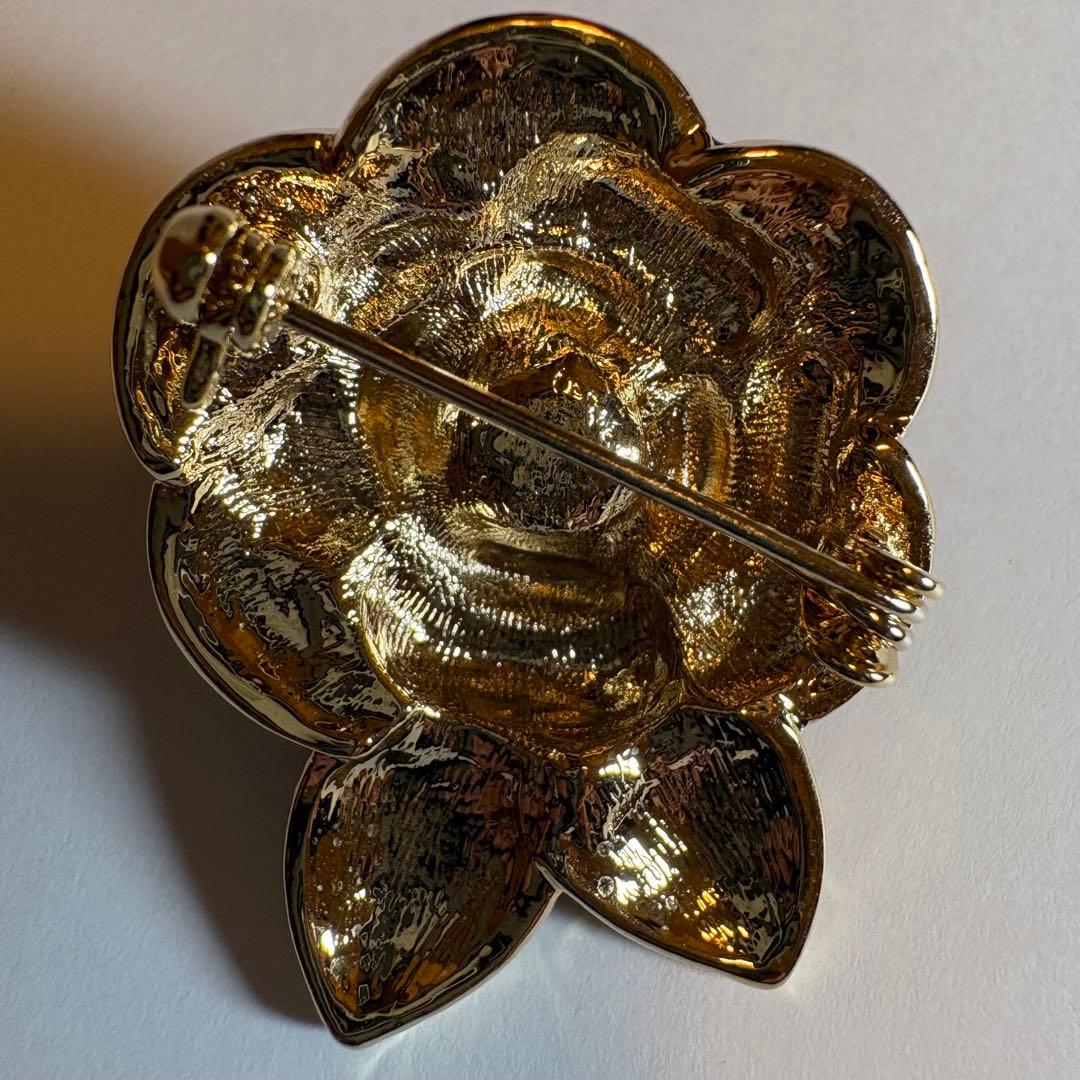 CHANEL シャネル　ブローチ　カメリア　花　ヴィンテージ　バラ　ピンバッジ