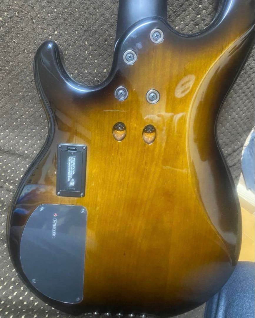 Yamaha 5弦　ベース