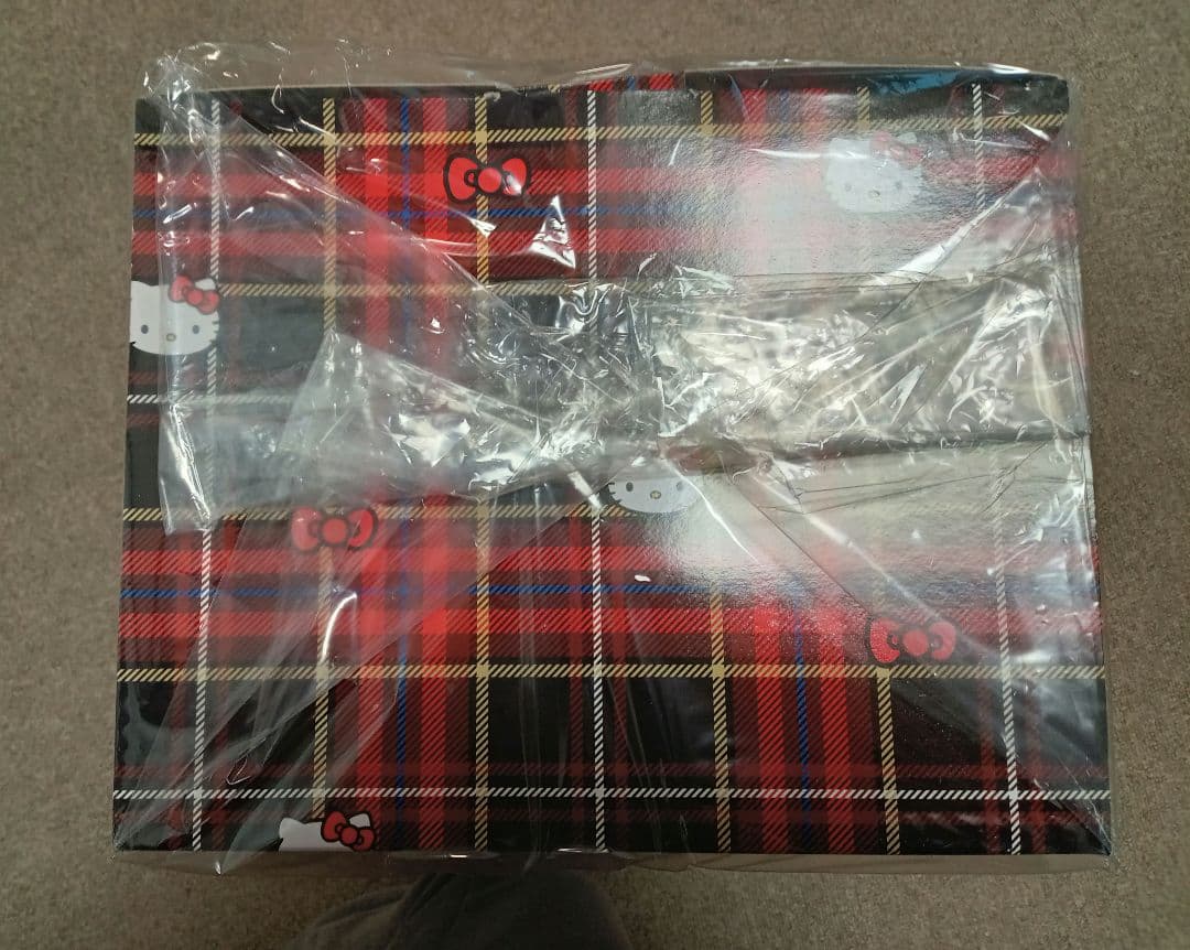 【新品未使用品】ハローキティ バースディドール2018