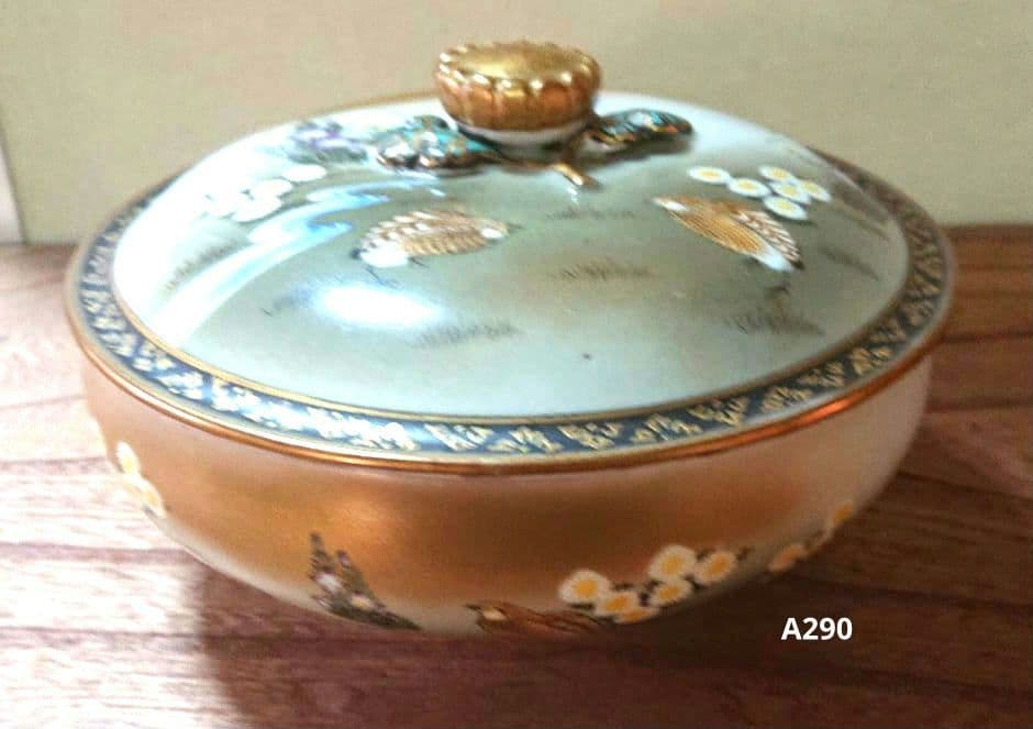 九谷焼蓋付き菓子鉢