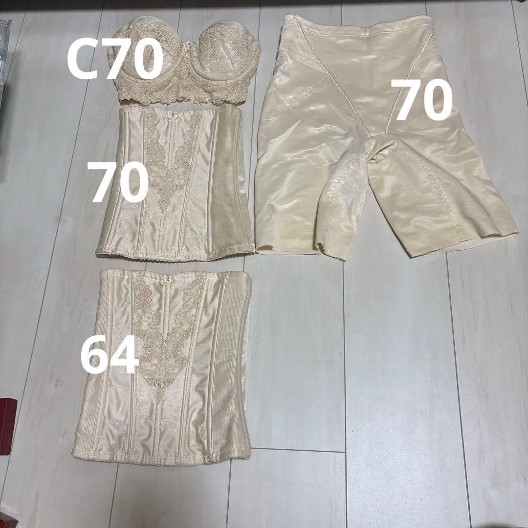 フォーシスアンドカンパニー　ブライダルインナー