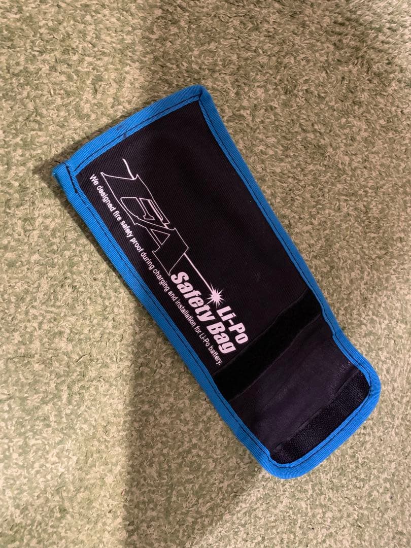 しーら　ハイテック X2 AC Plus 200 充電器&ラジコンバッグ