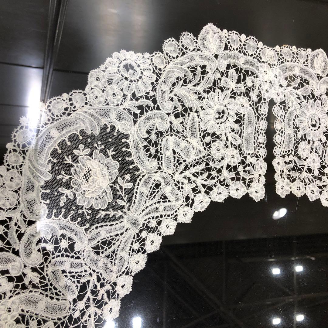 大判　アンティークレース