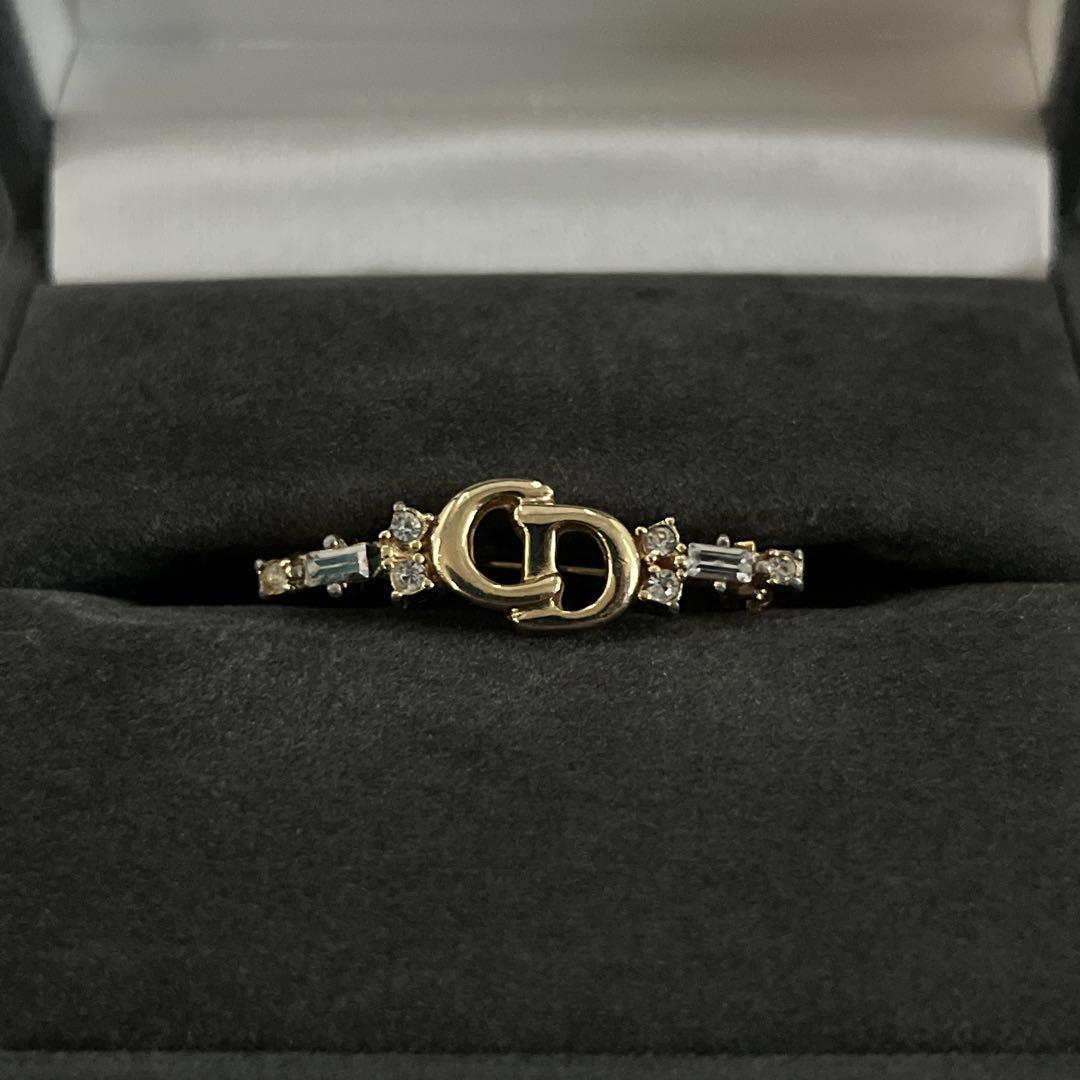 クリスチャンディオール　ピンブローチ　ラインストーン　CDロゴ　ゴールド　刻印