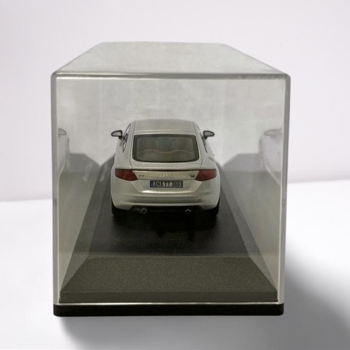 【新品】Audi TT Coupé ミニカー シルバー 1:43