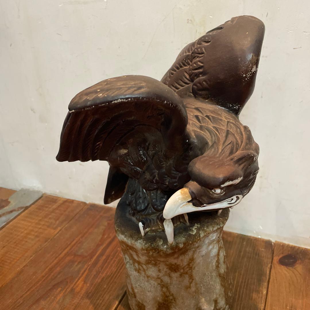 美品　焼物　陶器　鷹置物　タカ　陶像　オブジェ　工芸品　縁起物