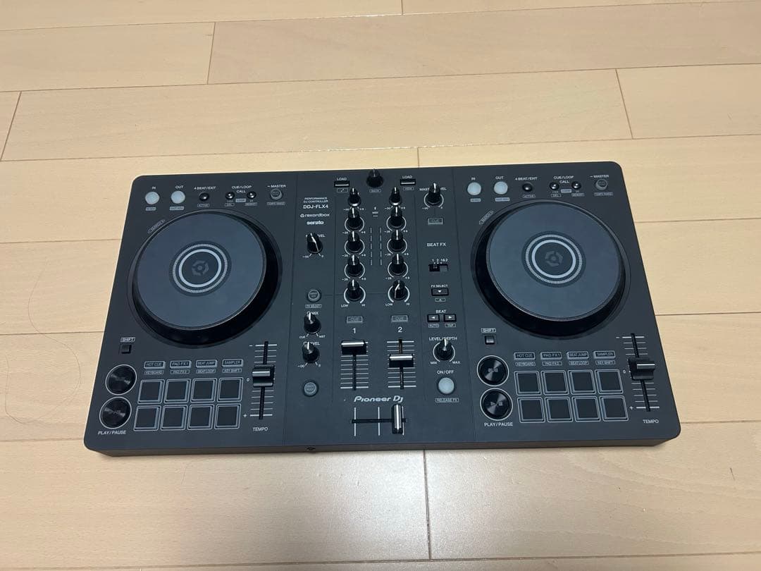 DDJ-FLX4 本体