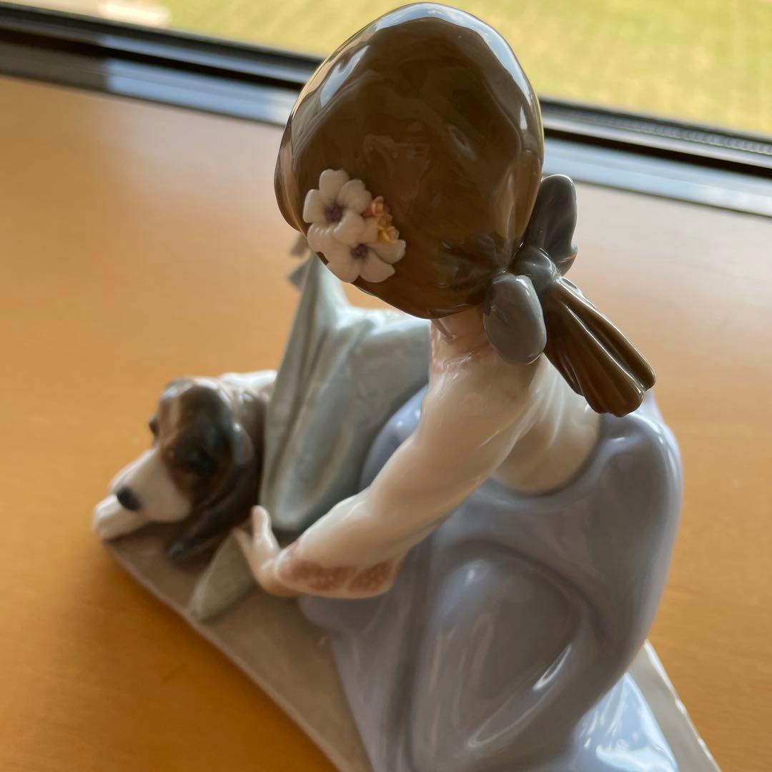 極美品　LLADRO リヤドロ　座っている少女子犬付き　　キズなし破損なし