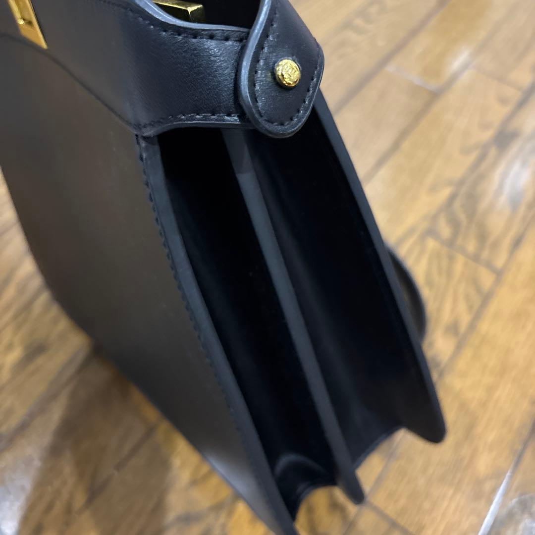 新品！レザー ハンドバッグ！ブラック×ゴールド！