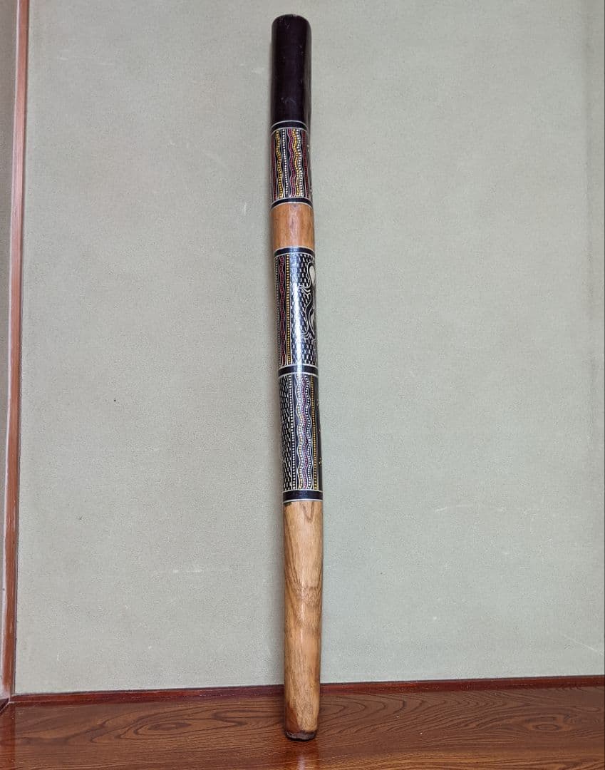 ディジュリドゥ オーストラリア大陸　先住民アボリジニの金管楽器　木製　民族楽器