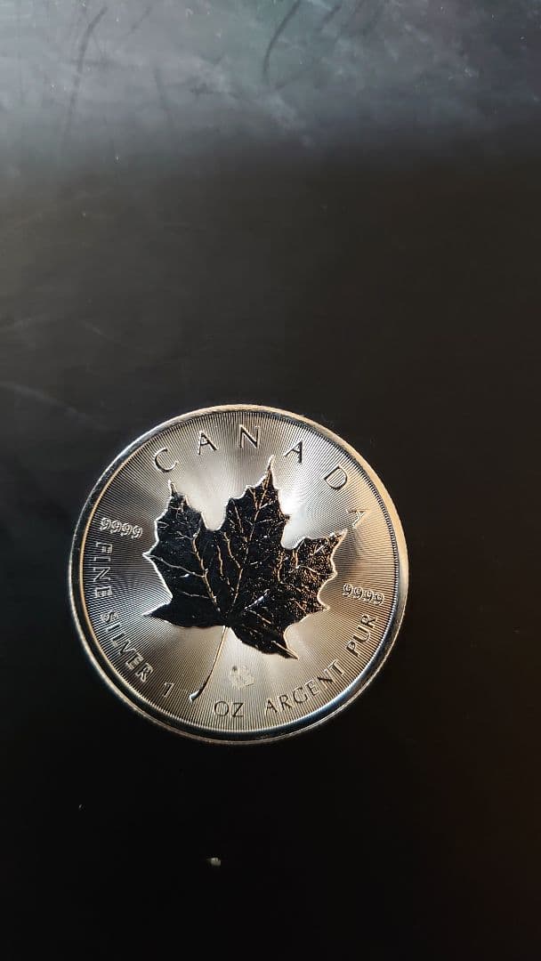 メイプルリーフ銀貨999。値下げ不可。