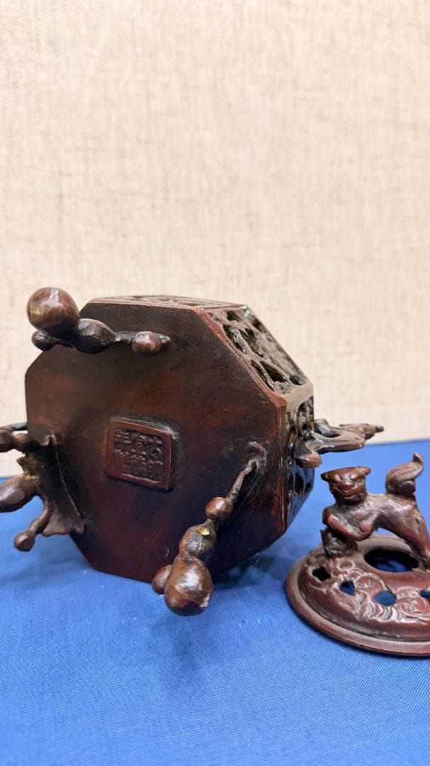 【一点物｜重厚透彫】銅製 六角蓋付香炉｜瑞獣摘み｜実心銅の重厚感｜高さ約15cm