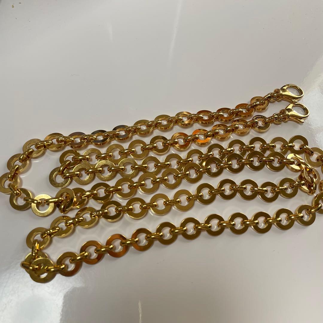 フェラガモ　ヴァラ　ミニバッグ　チェーン付き